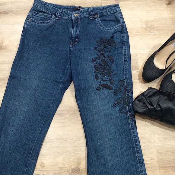 COPY - Reserved A.N.A. Dark Denim Embroidered Flare Leg Jean - Picture 3 of 14